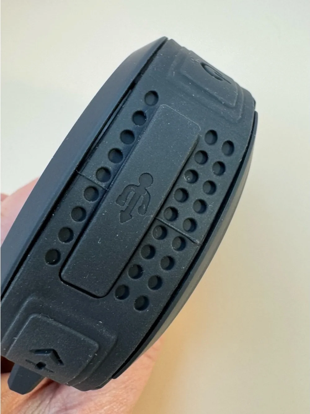 Portable EPEX Central Park Rugged Wireless Bluetooth Speaker Hangs Anywhere - Picture 5 of 16